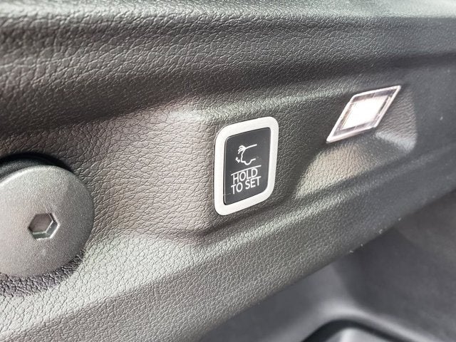 2027 Jeep Grand Cherokee Laredo Altitude