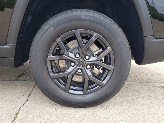 2027 Jeep Grand Cherokee Laredo Altitude