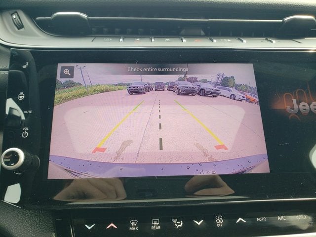 2027 Jeep Grand Cherokee Laredo Altitude