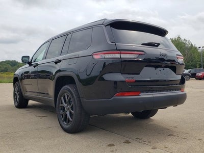 2027 Jeep Grand Cherokee Laredo Altitude
