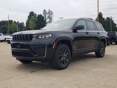 2027 Jeep Grand Cherokee Laredo Altitude