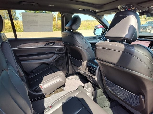 2027 Jeep Grand Cherokee GRAND CHEROKEE L LIMITED 4X4