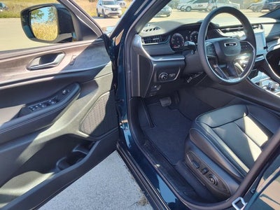 2027 Jeep Grand Cherokee GRAND CHEROKEE L LIMITED 4X4