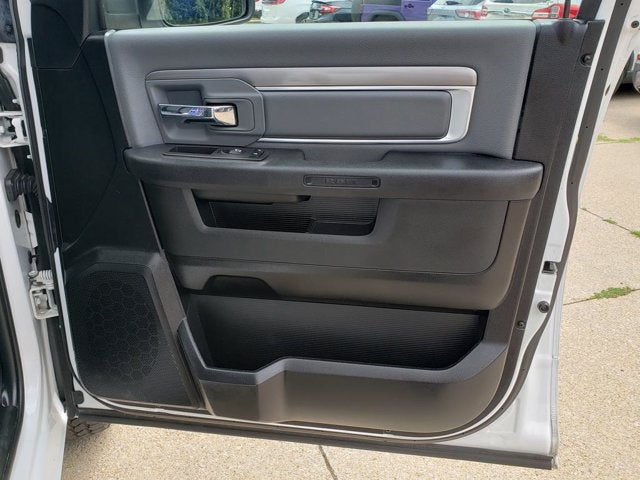 2022 RAM 1500 Classic SLT Crew Cab 4x4 5'7' Box