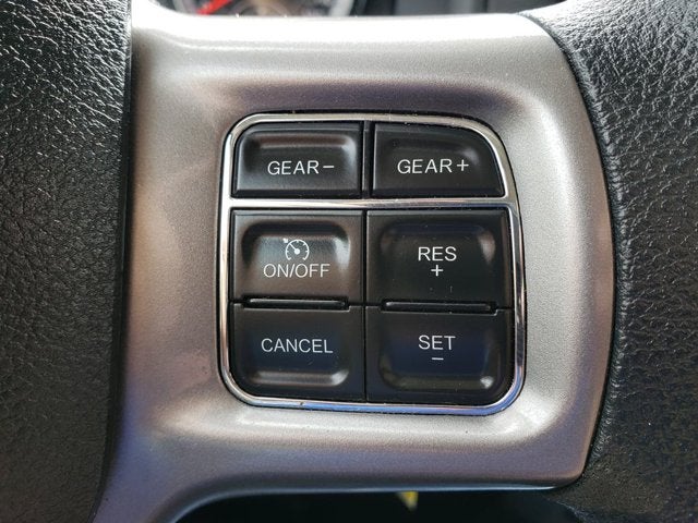 2022 RAM 1500 Classic SLT Crew Cab 4x4 5'7' Box