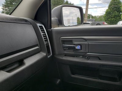 2022 RAM 1500 Classic SLT Crew Cab 4x4 5'7' Box