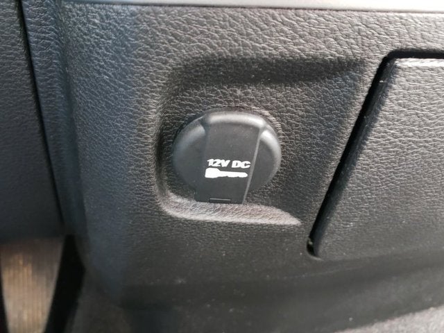2022 RAM 1500 Classic SLT Crew Cab 4x4 5'7' Box
