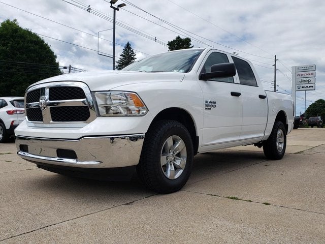 2022 RAM 1500 Classic SLT Crew Cab 4x4 5'7' Box
