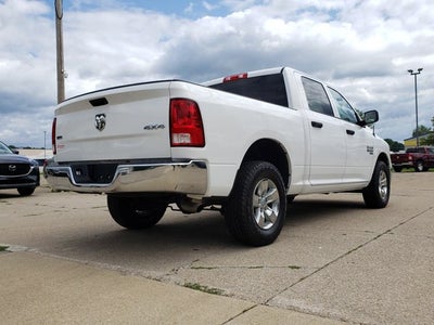 2022 RAM 1500 Classic SLT Crew Cab 4x4 5'7' Box
