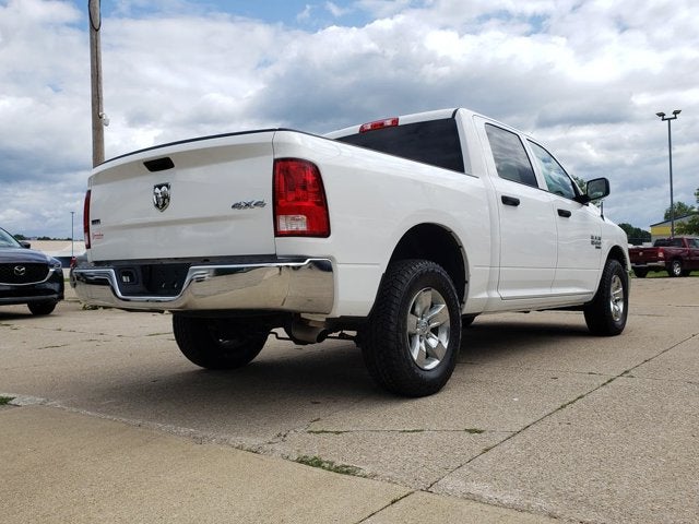 2022 RAM 1500 Classic SLT Crew Cab 4x4 5'7' Box