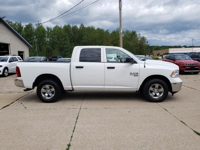 2022 RAM 1500 Classic SLT Crew Cab 4x4 5'7' Box