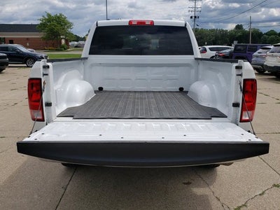 2022 RAM 1500 Classic SLT Crew Cab 4x4 5'7' Box