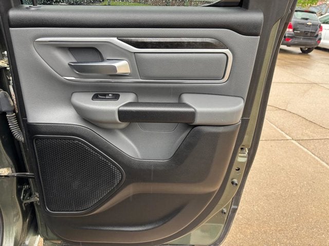 2020 RAM 1500 Big Horn Quad Cab 4x4 6'4' Box