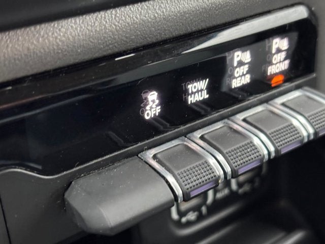 2020 RAM 1500 Big Horn Quad Cab 4x4 6'4' Box
