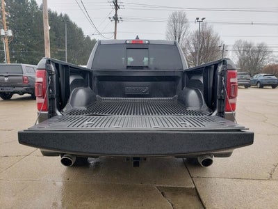 2022 RAM 1500 Laramie Crew Cab 4x4 5'7' Box