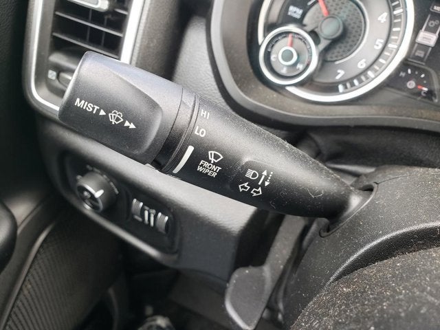 2019 RAM 1500 Big Horn/Lone Star Crew Cab 4x4 6'4' Box