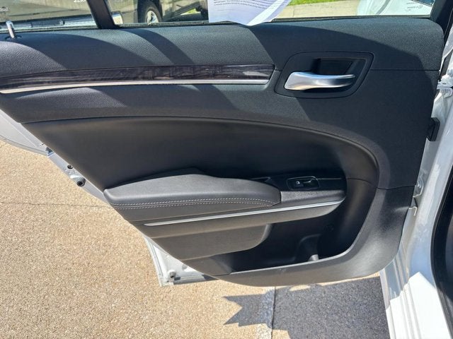 2022 Chrysler 300 Touring L AWD