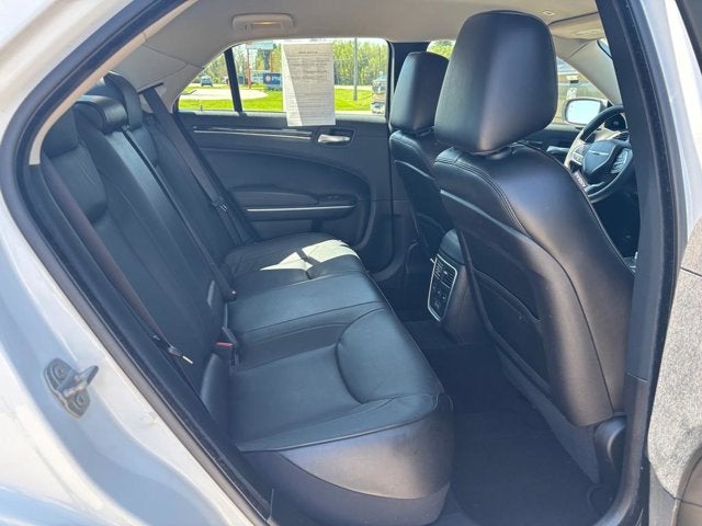 2022 Chrysler 300 Touring L AWD