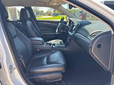 2022 Chrysler 300 Touring L AWD