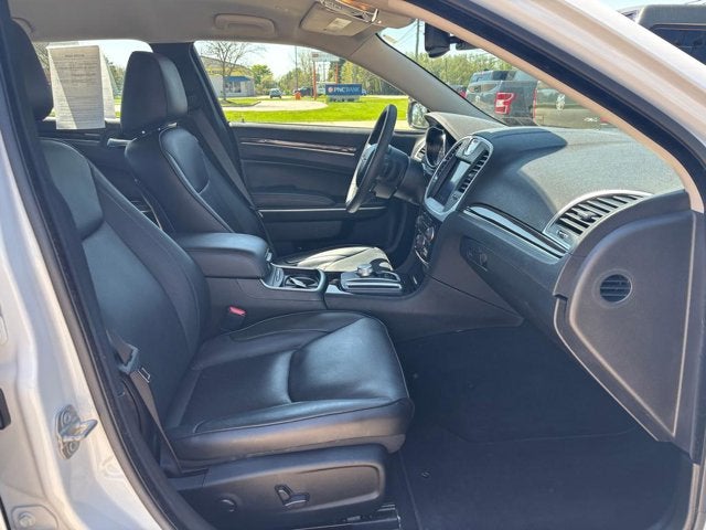 2022 Chrysler 300 Touring L AWD