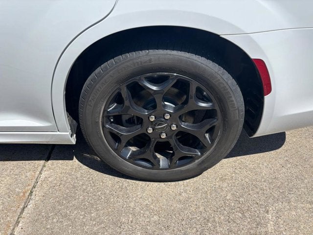 2022 Chrysler 300 Touring L AWD