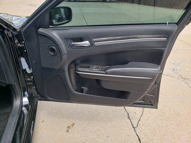 2022 Chrysler 300 Touring L AWD