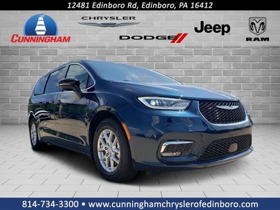 2025 Chrysler Pacifica Select