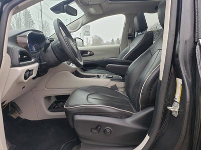 2023 Chrysler Pacifica Hybrid Limited