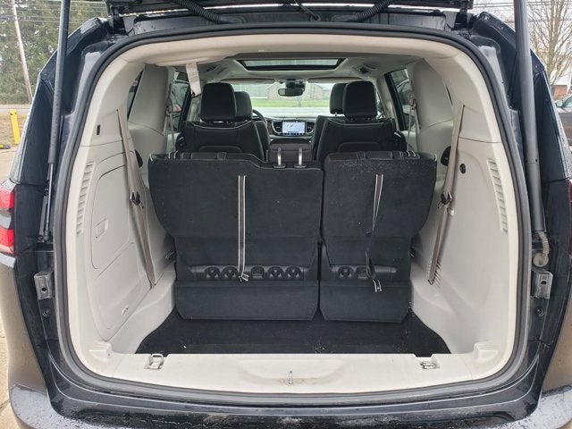 2023 Chrysler Pacifica Hybrid Limited