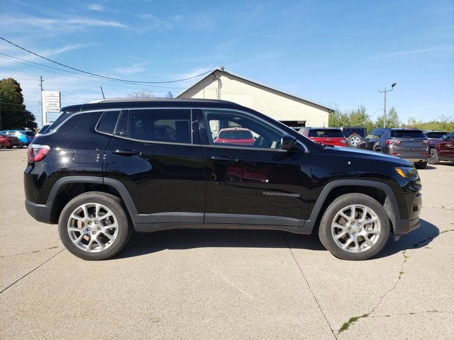 2024 Jeep Compass Latitude Lux FWD