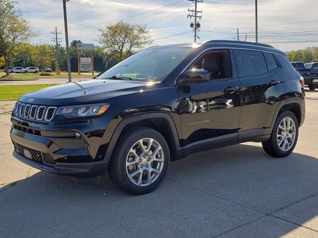 2024 Jeep Compass Latitude Lux FWD