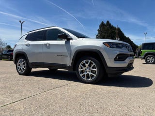 2024 Jeep Compass Latitude Lux FWD