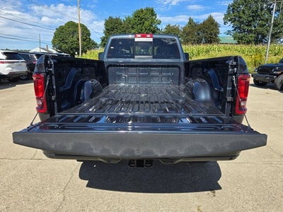 2027 RAM Ram 2500 RAM 2500 BLACK EXPRESS CREW CAB 4X4 8' BOX